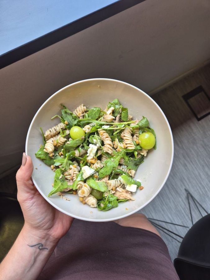 ensalada de pasta como un Charcuterie board